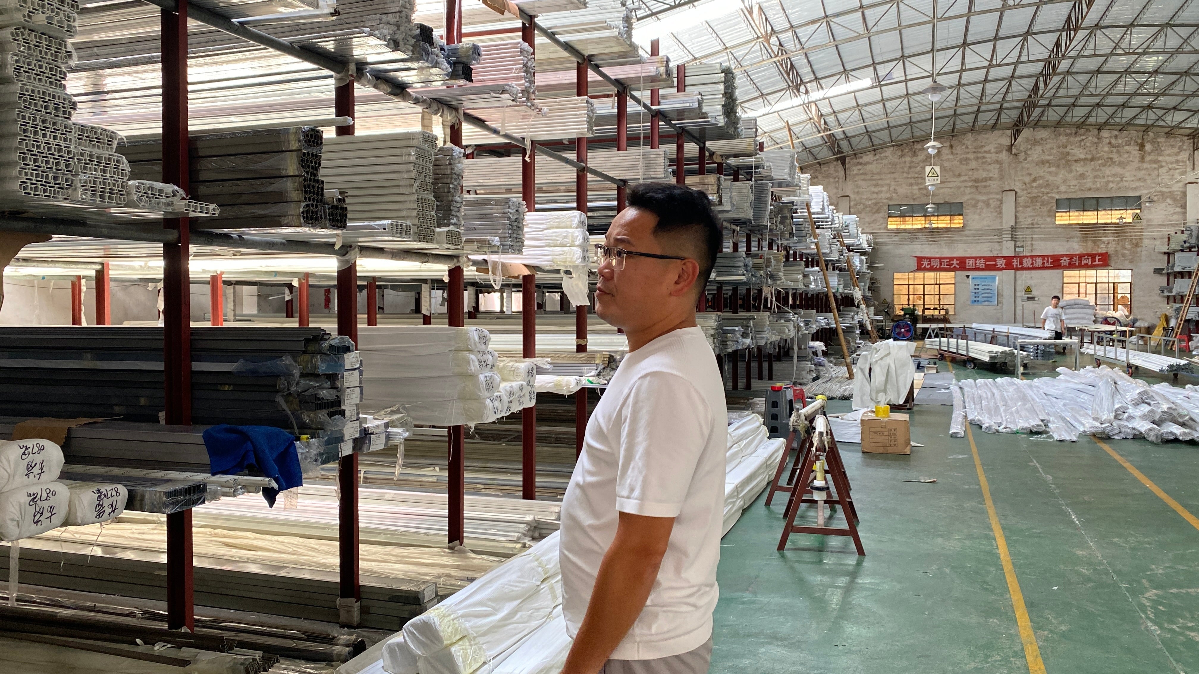 From Factory Floor to Founder: Chen Jiao’s Journey in Foshan’s Curtain Rod Business