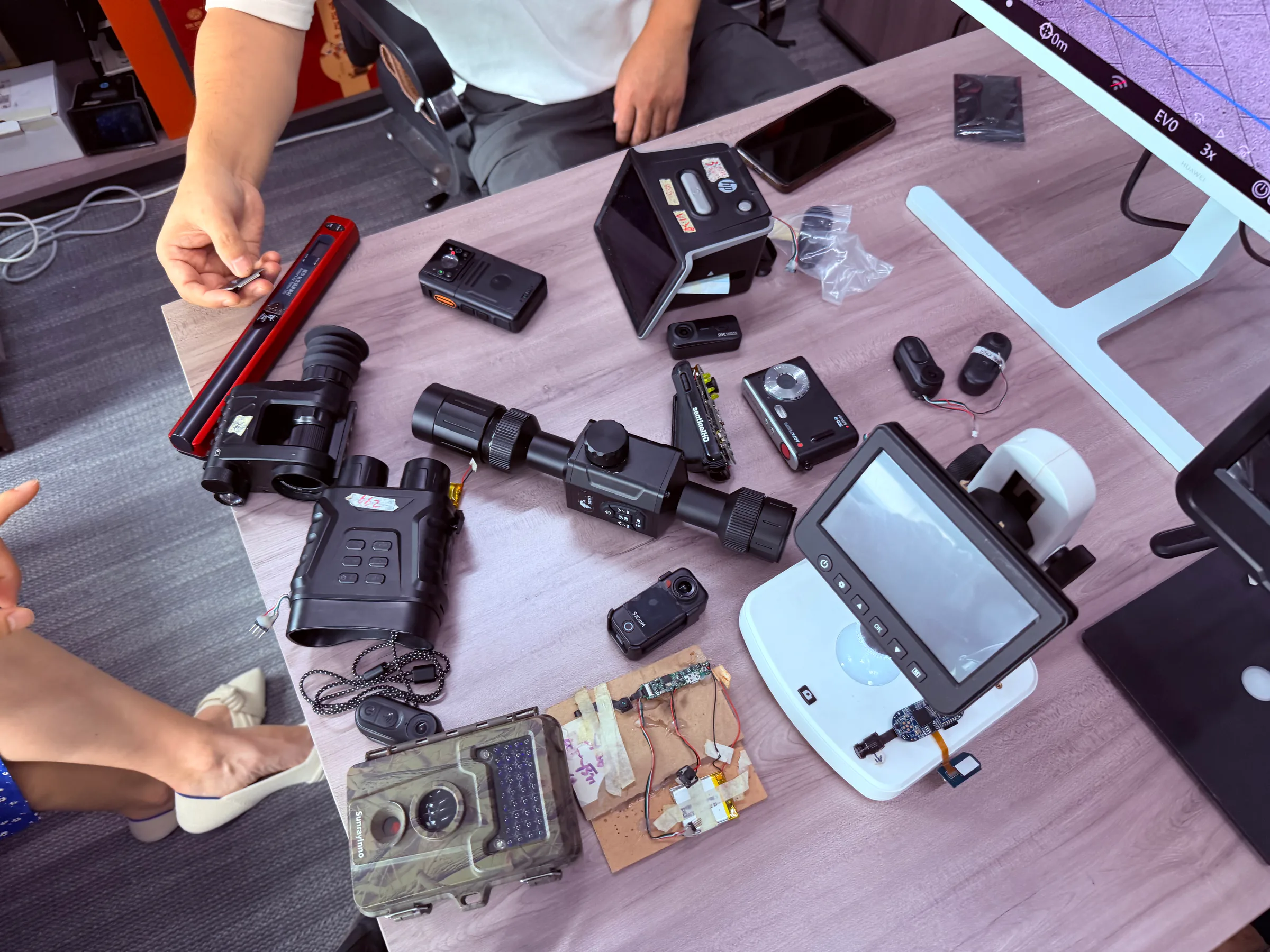 Comparing head-mounted camera options during the Shenzhen hardware evaluation